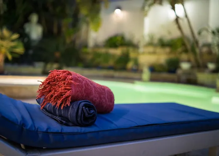 Buddha فيلة Zurrieq